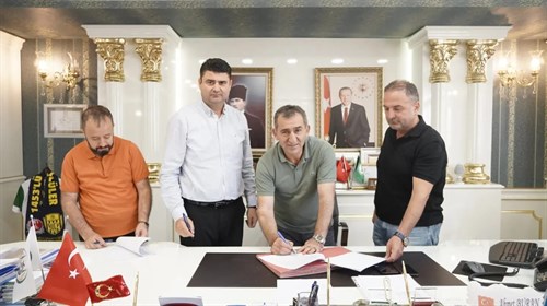 Başkan Ahmet Buran, Belediye Çalışanları için İyileştirme Sağlayan Ek Protokolü İmzaladı