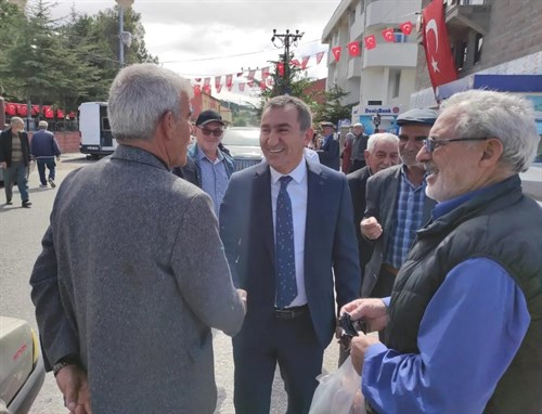 Başkan Ahmet Buran, Vatandaşlarla İlçe Merkezinde İletişim Kurdu